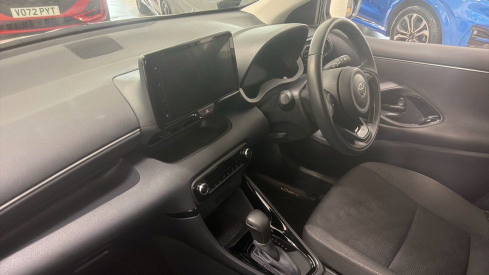 Toyota Yaris 1.5 Hybrid Design 5dr CVT Hybrid Hatchback - Image 9