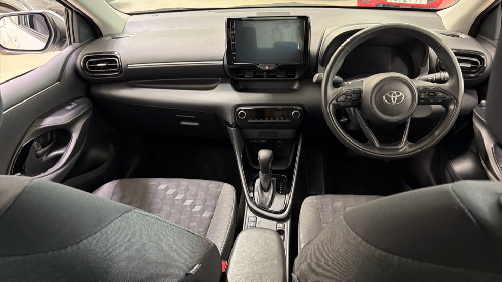 Toyota Yaris 1.5 Hybrid Design 5dr CVT Hybrid Hatchback - Image 10