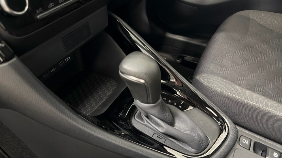 Toyota Yaris 1.5 Hybrid Design 5dr CVT Hybrid Hatchback - Image 13