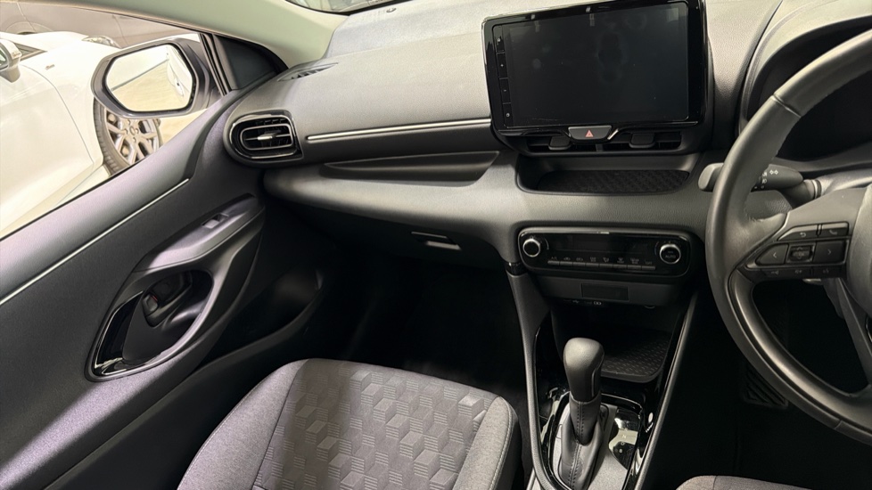 Toyota Yaris 1.5 Hybrid Design 5dr CVT Hybrid Hatchback - Image 14