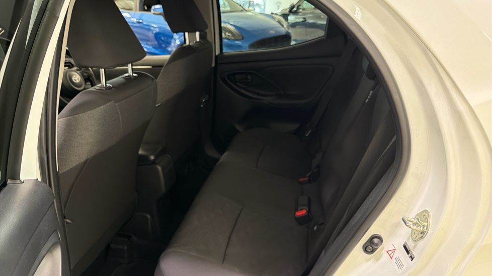 Toyota Yaris 1.5 Hybrid Design 5dr CVT Hybrid Hatchback - Image 16