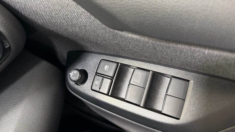 Toyota Yaris 1.5 Hybrid Design 5dr CVT Hybrid Hatchback - Image 23
