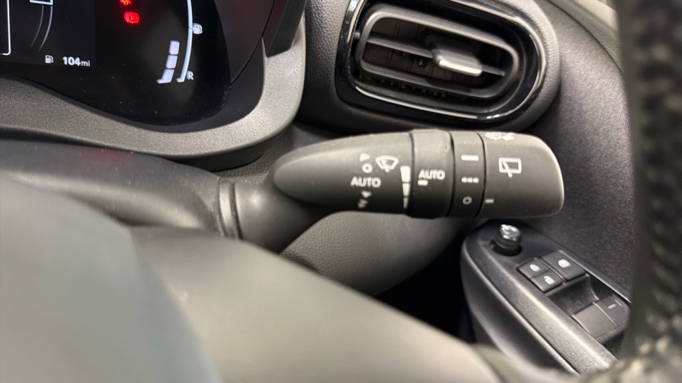 Toyota Yaris 1.5 Hybrid Design 5dr CVT Hybrid Hatchback - Image 34