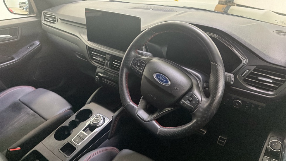 Ford Kuga 2.5 FHEV ST-Line 5dr CVT Hybrid Estate - Image 11