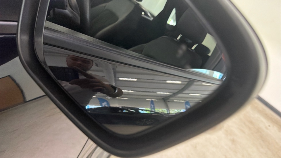 Ford Kuga 2.5 FHEV ST-Line 5dr CVT Hybrid Estate - Image 25