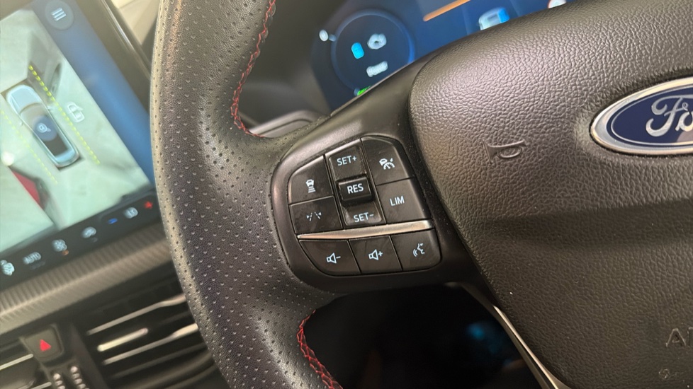 Ford Kuga 2.5 FHEV ST-Line 5dr CVT Hybrid Estate - Image 45