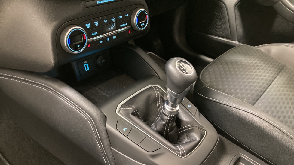 Ford Focus 1.0 EcoBoost 125 Titanium X 5dr Petrol Hatchback - Image 13