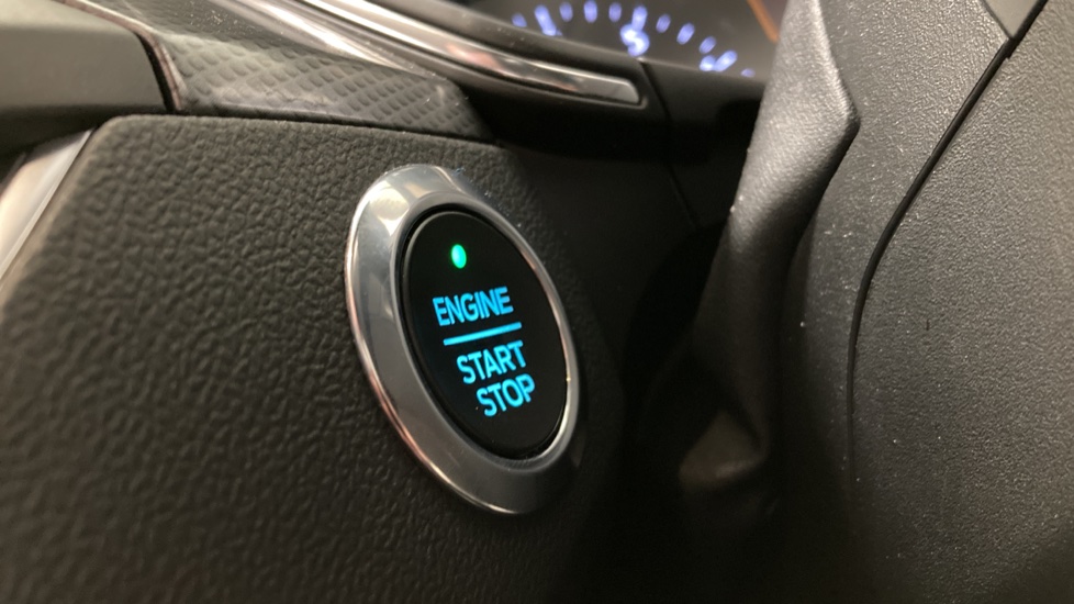 Ford Focus 1.0 EcoBoost 125 Titanium X 5dr Petrol Hatchback - Image 25
