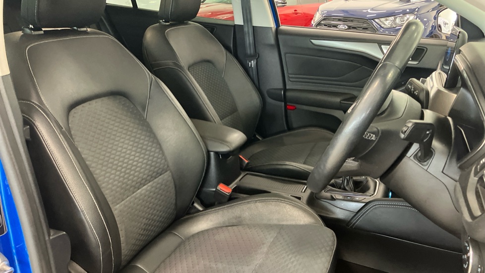 Ford Focus 1.0 EcoBoost 125 Titanium X 5dr Petrol Hatchback - Image 39
