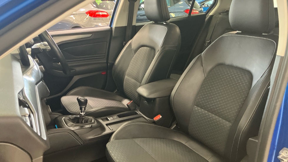 Ford Focus 1.0 EcoBoost 125 Titanium X 5dr Petrol Hatchback - Image 42