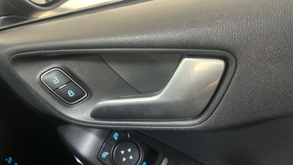Ford Fiesta 1.0 EcoBoost Titanium 5dr Petrol Hatchback - Image 25