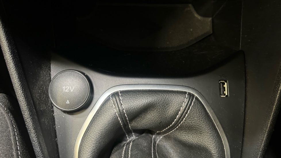 Ford Fiesta 1.0 EcoBoost Titanium 5dr Petrol Hatchback - Image 36