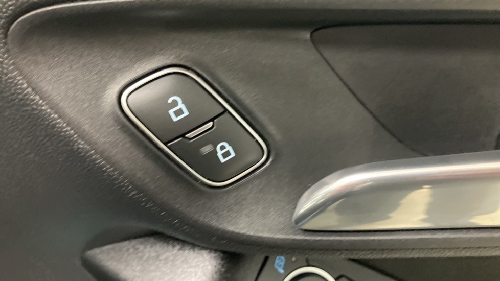 Ford Fiesta 1.0 EcoBoost 125 ST-Line Edition 5dr Petrol Hatchback - Image 35