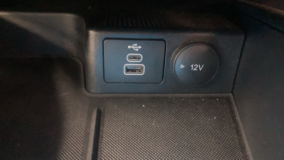 Ford Kuga 1.5 EcoBoost 150 ST-Line Edition 5dr Petrol Estate - Image 27