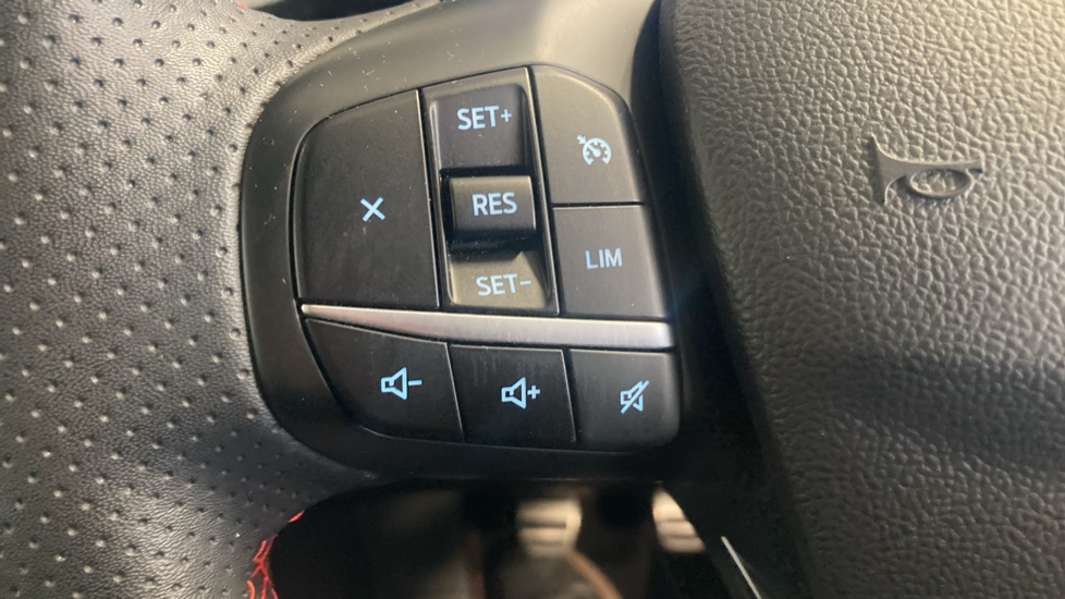 Ford Kuga 1.5 EcoBoost 150 ST-Line Edition 5dr Petrol Estate - Image 35