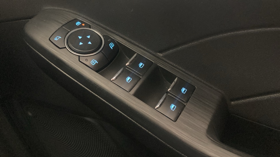 Ford Kuga 1.5 EcoBoost 150 ST-Line Edition 5dr Petrol Estate - Image 39