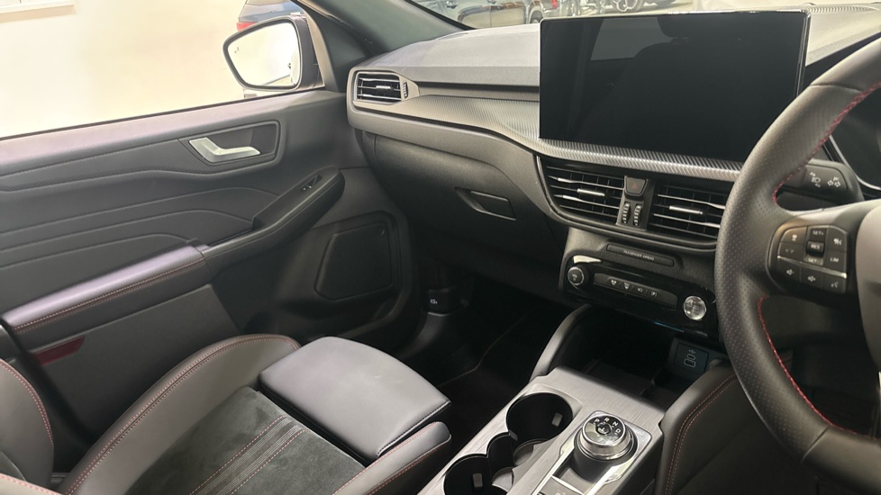 Ford Kuga 2.5 PHEV ST-Line X 5dr CVT Estate - Image 14