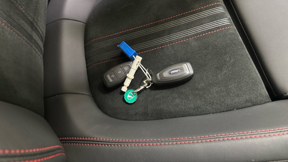 Ford Kuga 2.5 PHEV ST-Line X 5dr CVT Estate - Image 20
