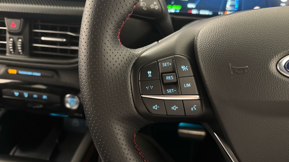 Ford Kuga 2.5 PHEV ST-Line X 5dr CVT Estate - Image 22