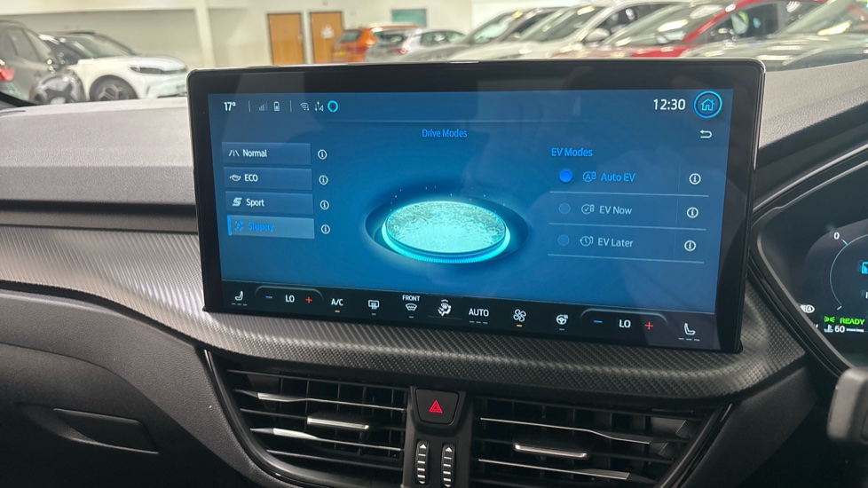 Ford Kuga 2.5 PHEV ST-Line X 5dr CVT Estate - Image 36
