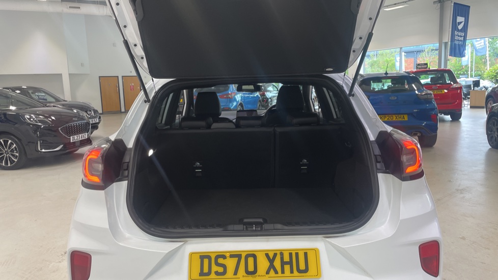 Ford Puma 1.0 EcoBoost Hybrid mHEV ST-Line X 5dr Petrol Hatchback - Image 4