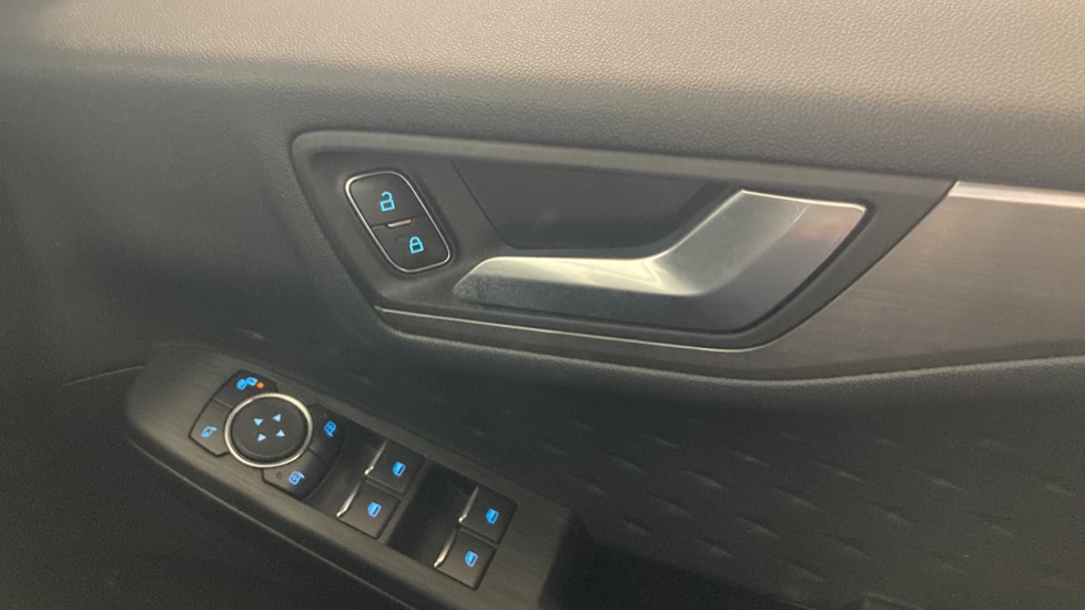 Ford Kuga 1.5 EcoBlue Titanium 5dr Diesel Estate - Image 21