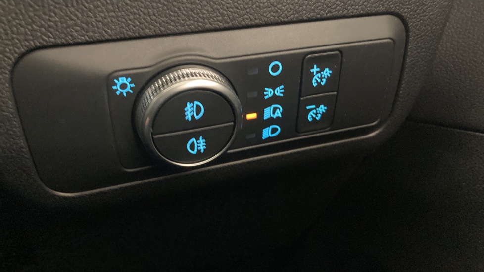Ford Kuga 1.5 EcoBlue Titanium 5dr Diesel Estate - Image 22