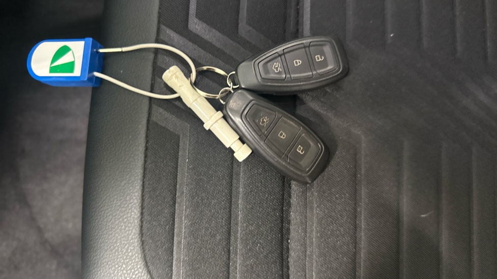 Ford Puma 1.0 EcoBoost Hybrid mHEV 155 ST-Line X 5dr Petrol Hatchback - Image 20