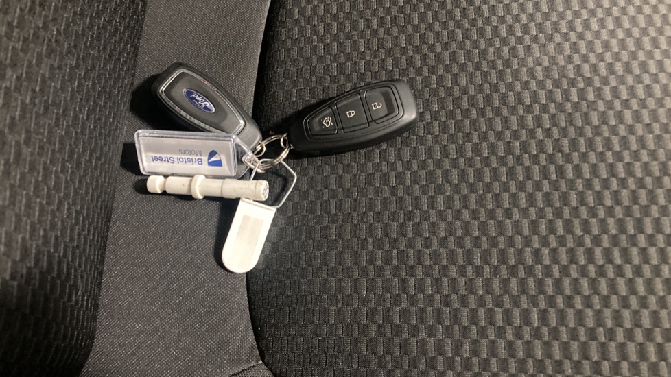 Ford Puma 1.0 EcoBoost Hybrid mHEV ST-Line 5dr Petrol Hatchback - Image 20
