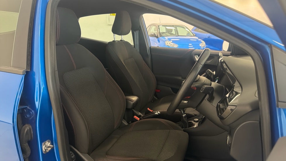 Ford Puma 1.0 EcoBoost Hybrid mHEV ST-Line 5dr Petrol Hatchback - Image 45