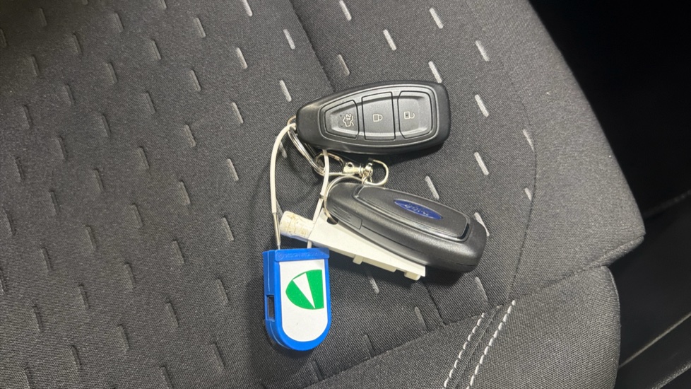 Ford Puma 1.0 EcoBoost Hybrid mHEV Titanium 5dr Petrol Hatchback - Image 20