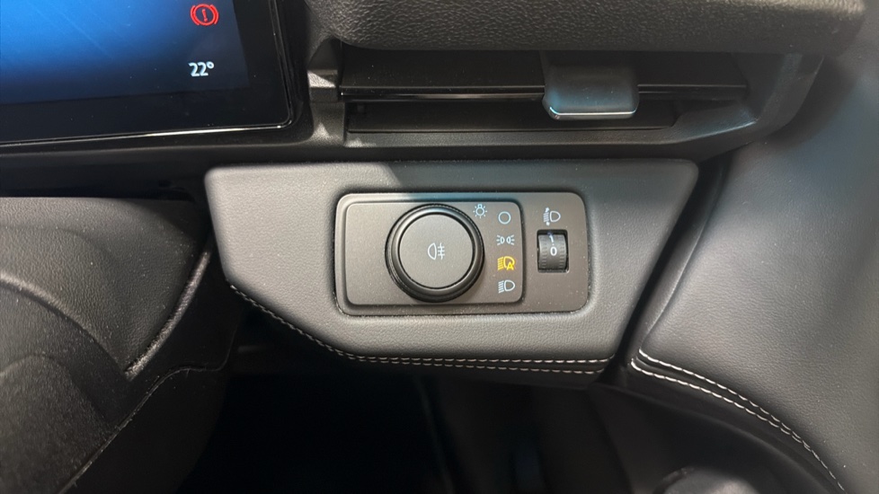 Ford Puma 1.0 EcoBoost Hybrid mHEV Titanium 5dr Petrol Hatchback - Image 31
