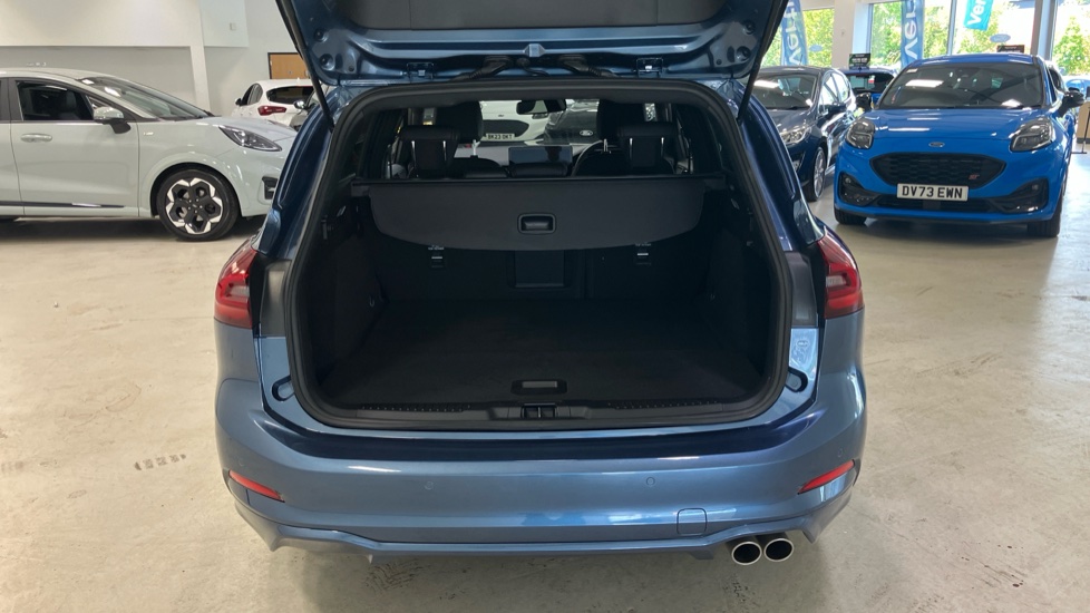 Ford Focus 1.0 EcoBoost Hybrid mHEV ST-Line X 5dr Auto Petrol Hatchback - Image 4