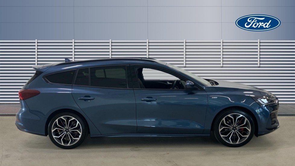 Ford Focus 1.0 EcoBoost Hybrid mHEV ST-Line X 5dr Auto Petrol Hatchback - Image 5