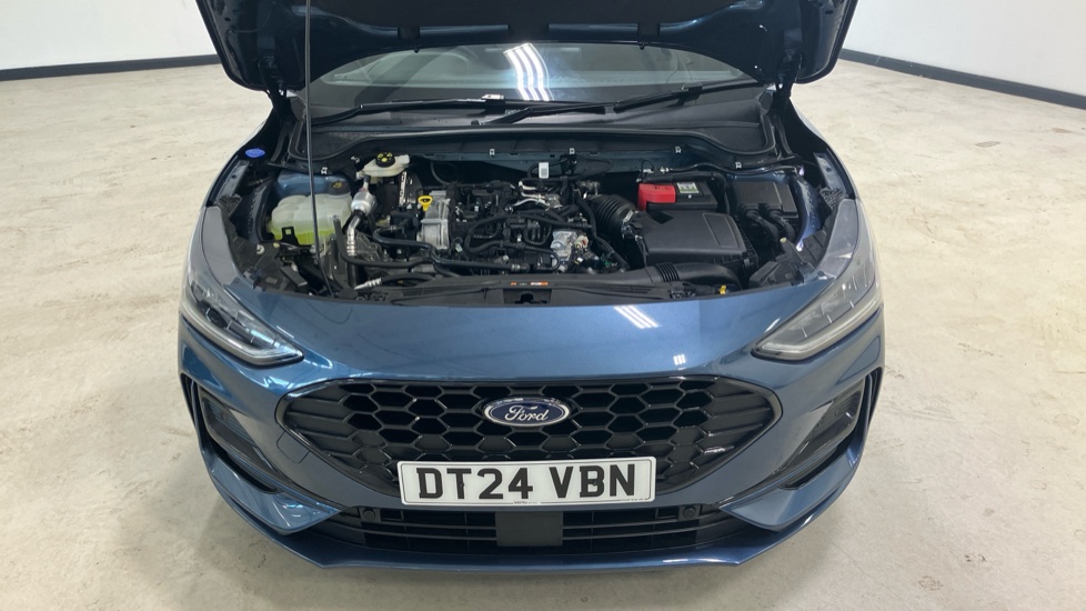 Ford Focus 1.0 EcoBoost Hybrid mHEV ST-Line X 5dr Auto Petrol Hatchback - Image 8
