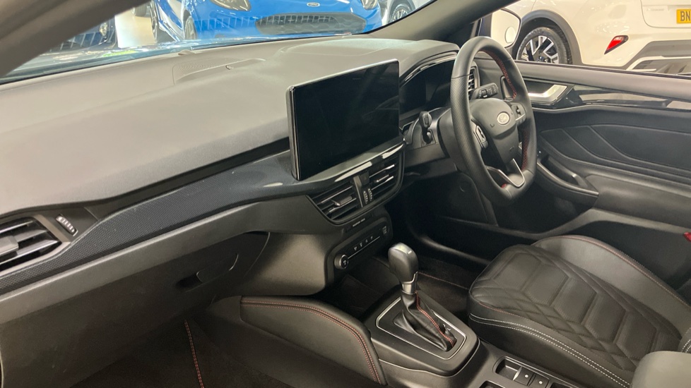 Ford Focus 1.0 EcoBoost Hybrid mHEV ST-Line X 5dr Auto Petrol Hatchback - Image 9