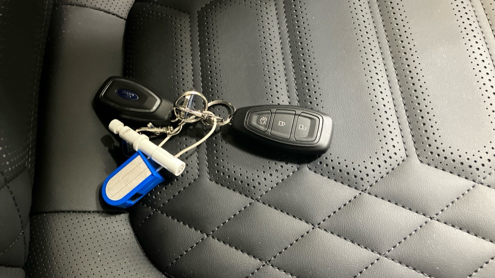 Ford Focus 1.0 EcoBoost Hybrid mHEV ST-Line X 5dr Auto Petrol Hatchback - Image 20