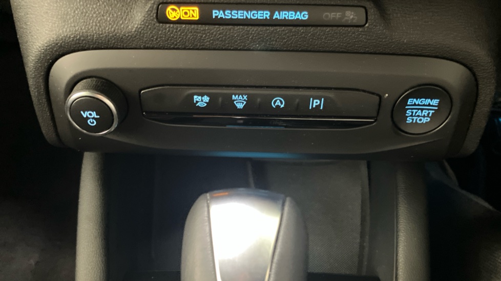 Ford Focus 1.0 EcoBoost Hybrid mHEV ST-Line X 5dr Auto Petrol Hatchback - Image 28