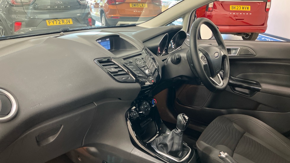 Ford Fiesta 1.25 82 Zetec 5dr Petrol Hatchback - Image 9