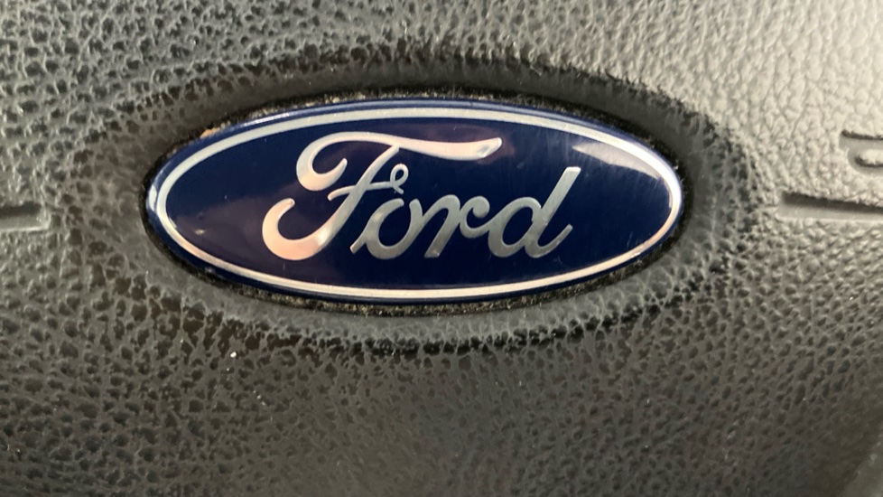 Ford Fiesta 1.25 82 Zetec 5dr Petrol Hatchback - Image 31