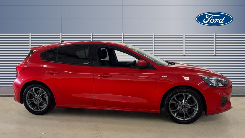 Ford Focus 1.0 EcoBoost 125 ST-Line 5dr Petrol Hatchback - Image 5