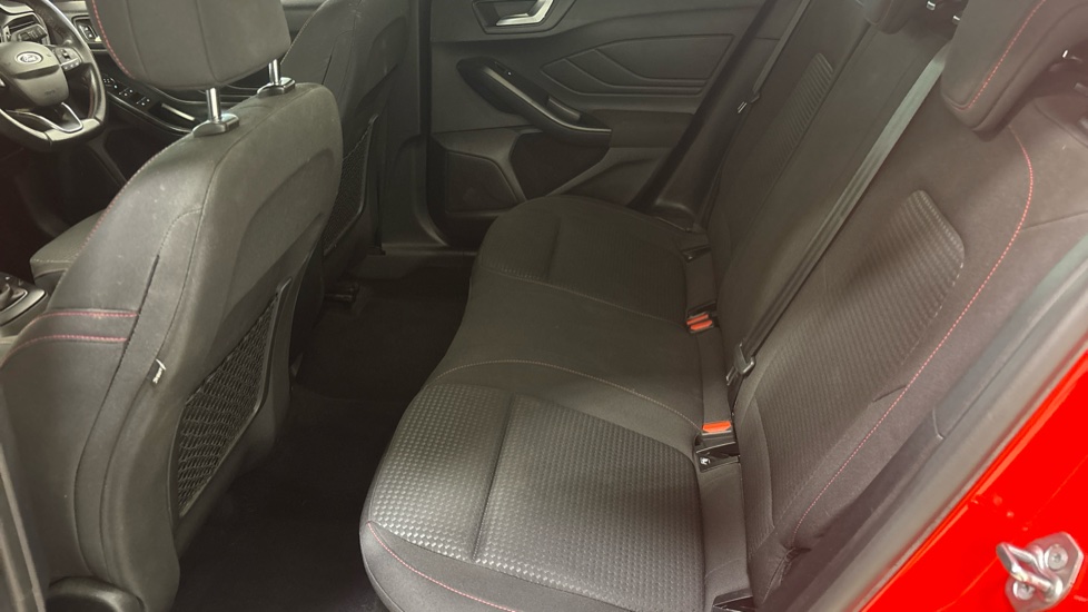 Ford Focus 1.0 EcoBoost 125 ST-Line 5dr Petrol Hatchback - Image 16