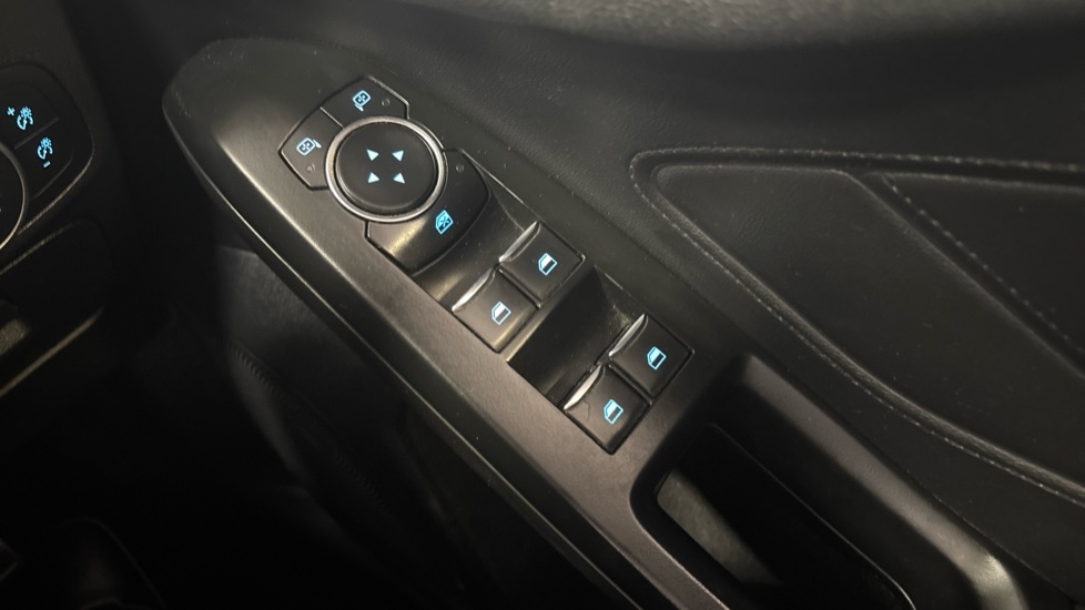 Ford Focus 1.0 EcoBoost 125 ST-Line 5dr Petrol Hatchback - Image 28