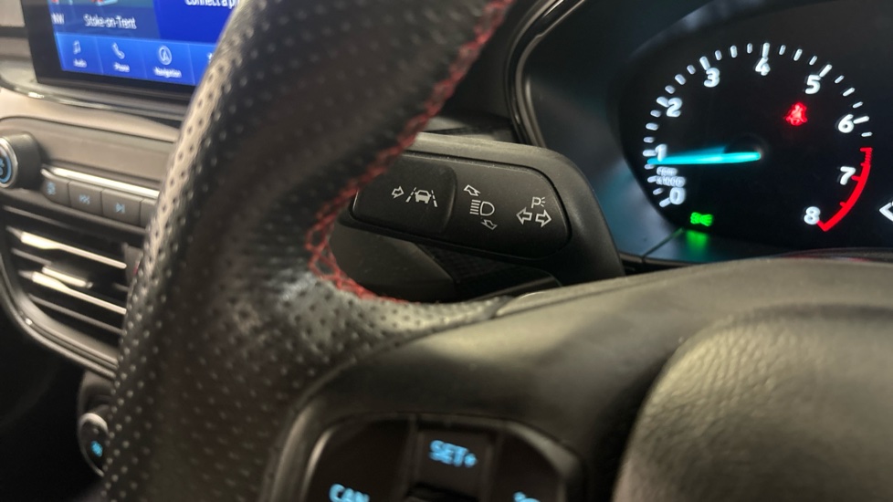 Ford Focus 1.0 EcoBoost 125 ST-Line 5dr Petrol Hatchback - Image 31