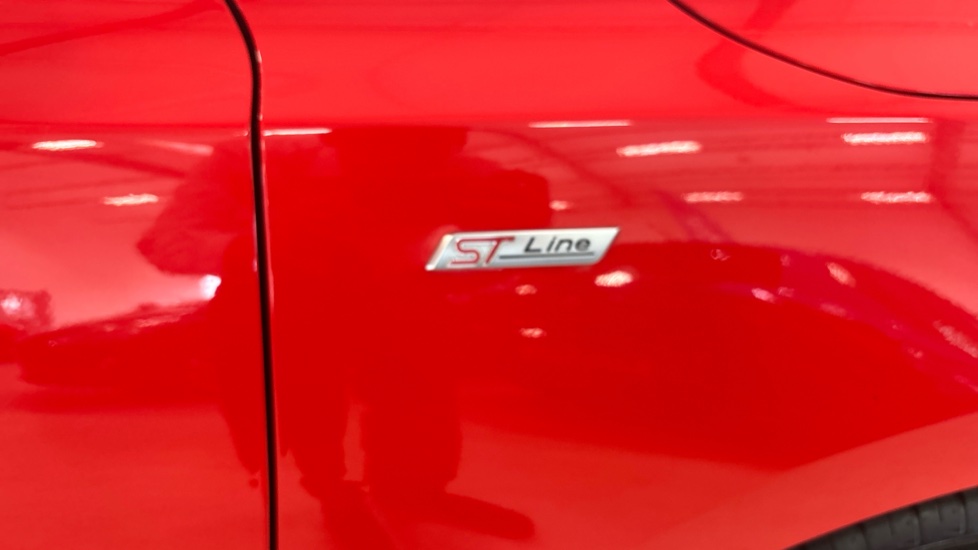 Ford Focus 1.0 EcoBoost 125 ST-Line 5dr Petrol Hatchback - Image 42