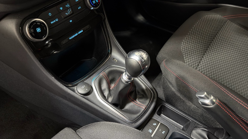 Ford Puma 1.0 EcoBoost Hybrid mHEV ST-Line 5dr Petrol Hatchback - Image 13