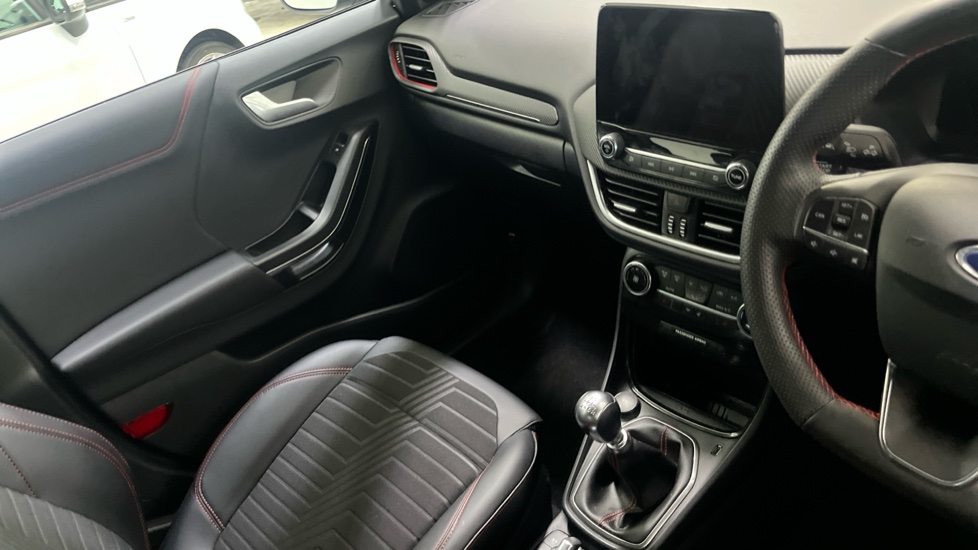 Ford Puma 1.0 EcoBoost Hybrid mHEV ST-Line X 5dr Petrol Hatchback - Image 14