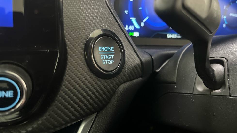 Ford Puma 1.0 EcoBoost Hybrid mHEV ST-Line X 5dr Petrol Hatchback - Image 28