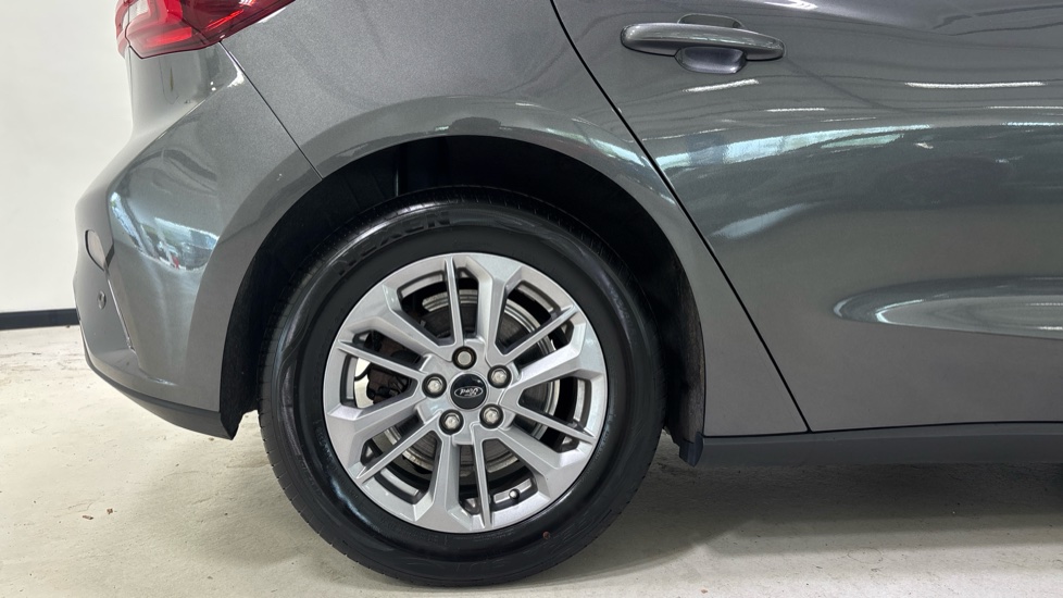 Ford Focus 1.0 EcoBoost Titanium 5dr Petrol Hatchback - Image 7
