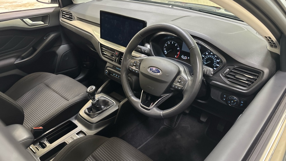 Ford Focus 1.0 EcoBoost Titanium 5dr Petrol Hatchback - Image 11